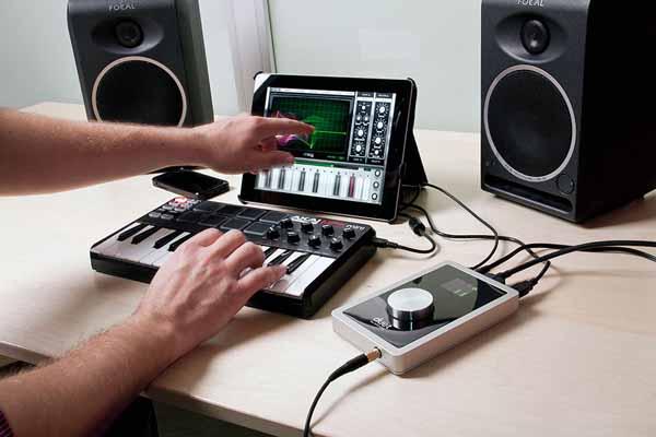 Apogee Duet 2 IN x 4 OUT USB Audio Interface for Mac and PC